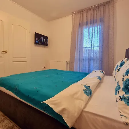 Apartment Sweet 2